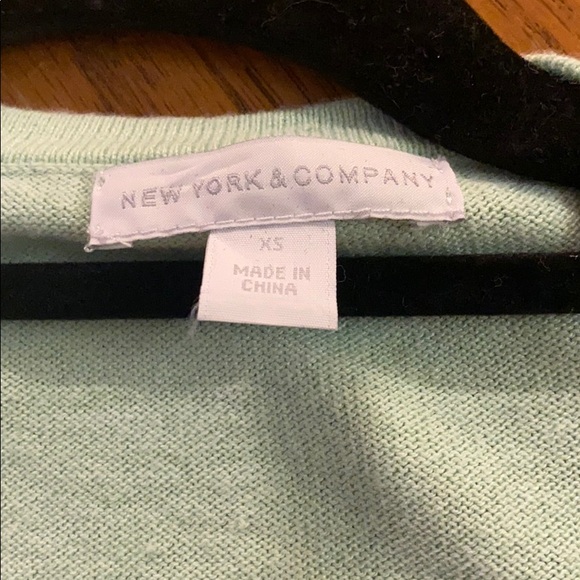 New York and Company XS cardigan - Picture 3 of 3
